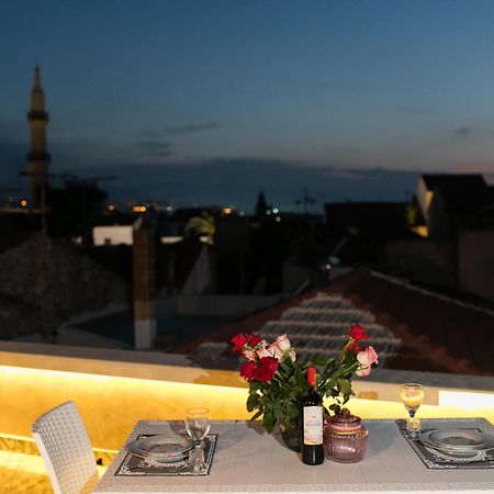 Jacuzzi Suite In The Heart Of Oldtown レティムノ エクステリア 写真
