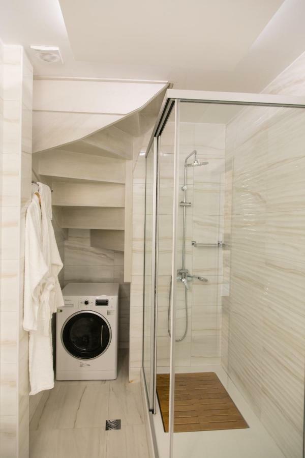 Jacuzzi Suite In The Heart Of Oldtown レティムノ エクステリア 写真