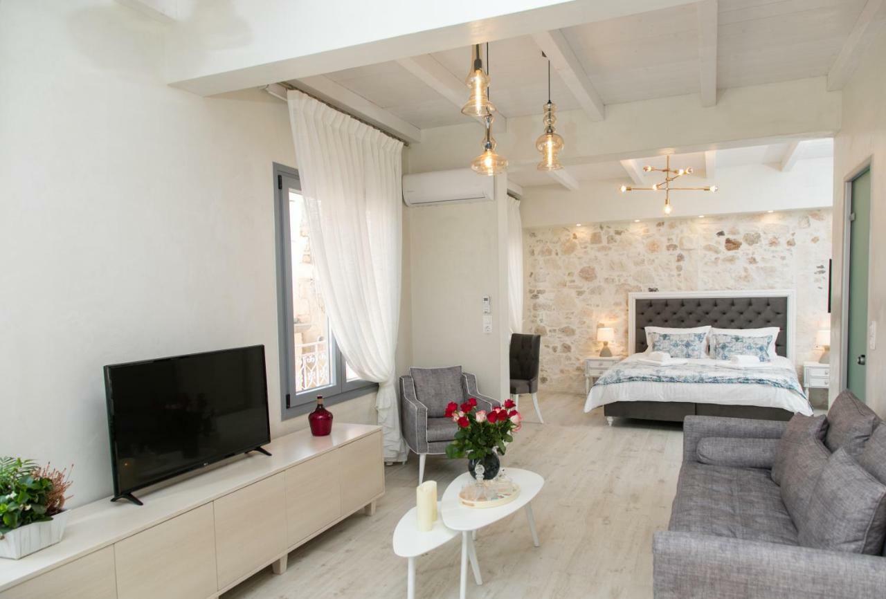 Jacuzzi Suite In The Heart Of Oldtown レティムノ エクステリア 写真