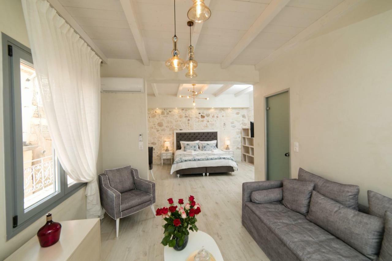Jacuzzi Suite In The Heart Of Oldtown レティムノ エクステリア 写真