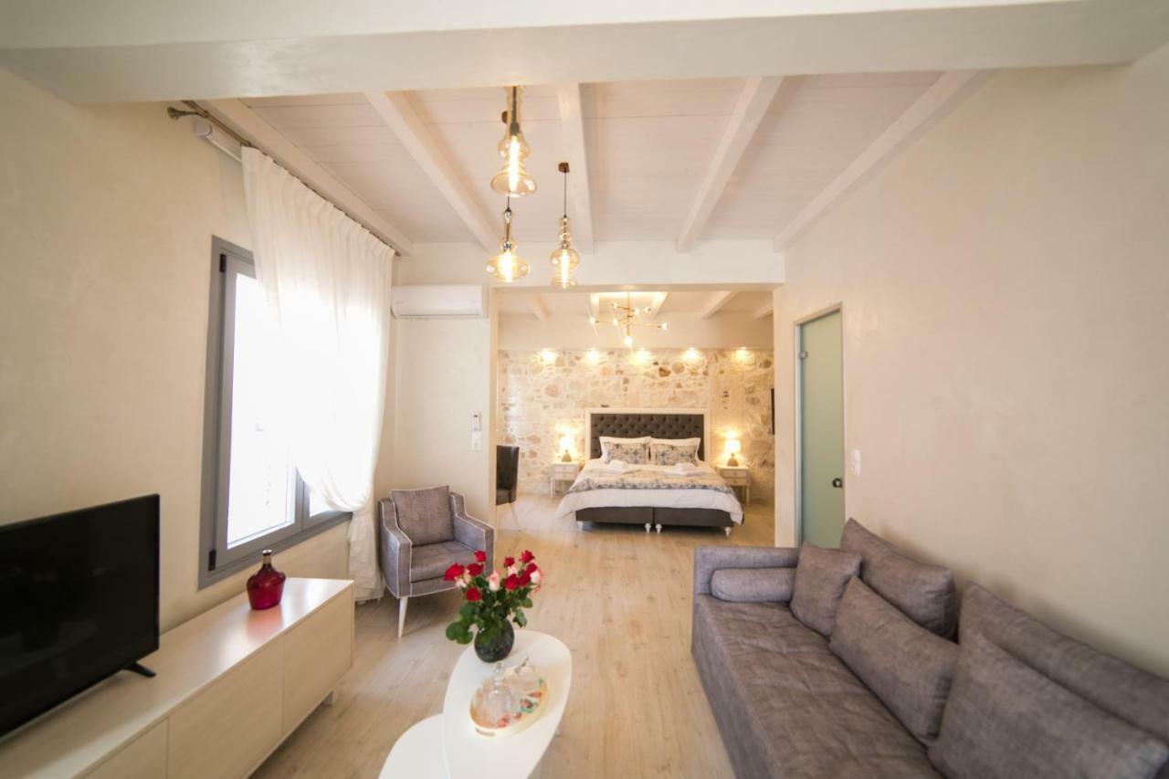 Jacuzzi Suite In The Heart Of Oldtown レティムノ エクステリア 写真