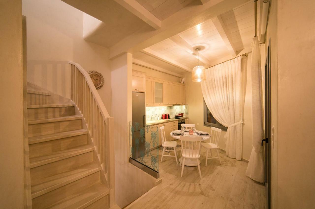 Jacuzzi Suite In The Heart Of Oldtown レティムノ エクステリア 写真