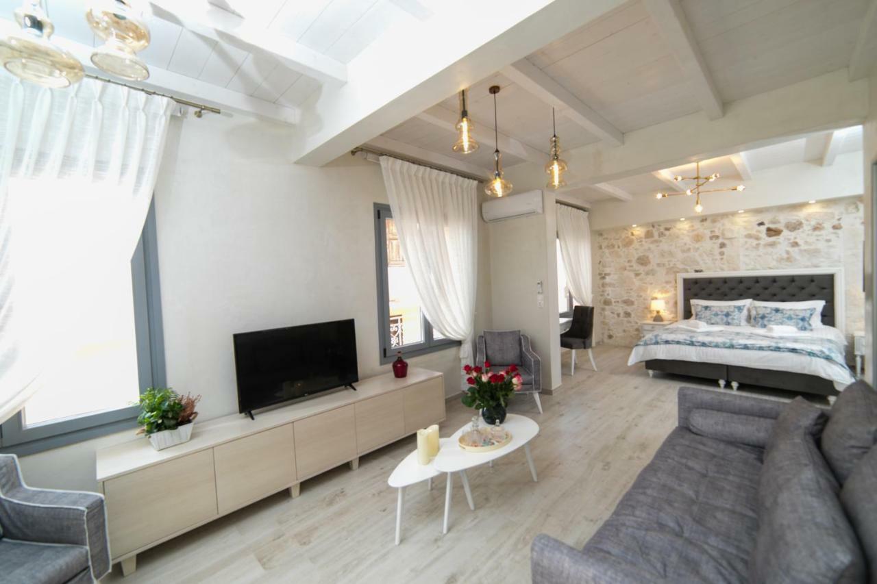 Jacuzzi Suite In The Heart Of Oldtown レティムノ エクステリア 写真
