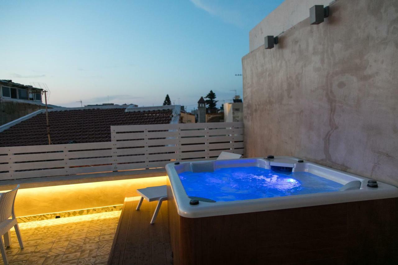 Jacuzzi Suite In The Heart Of Oldtown レティムノ エクステリア 写真