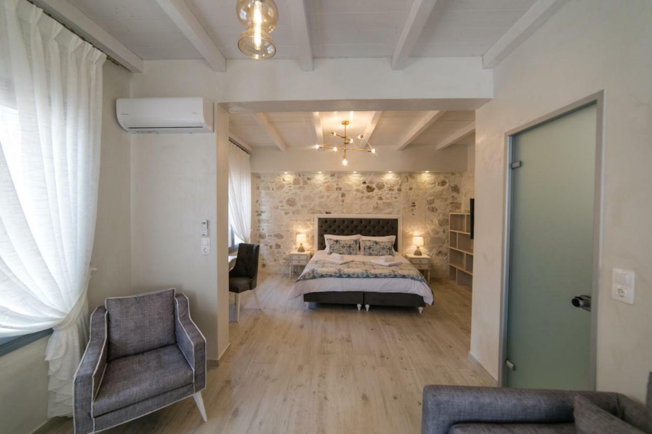 Jacuzzi Suite In The Heart Of Oldtown レティムノ エクステリア 写真
